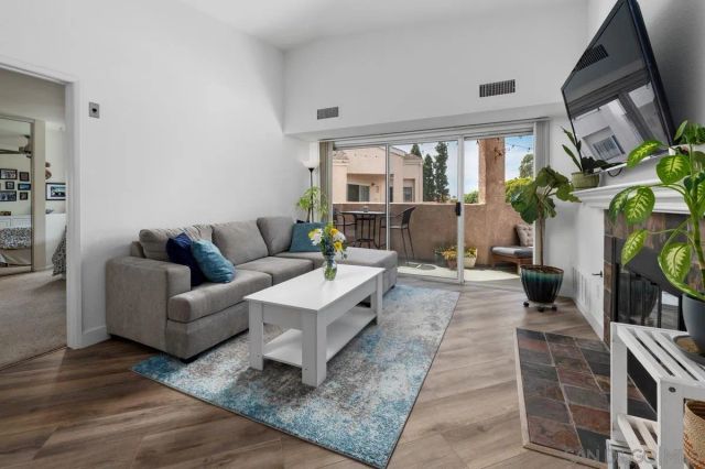 7127 Camino Degrazia 130, San Diego, CA 92111