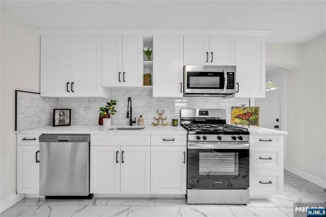 23 Maple Street, Ramsey, NJ 07446