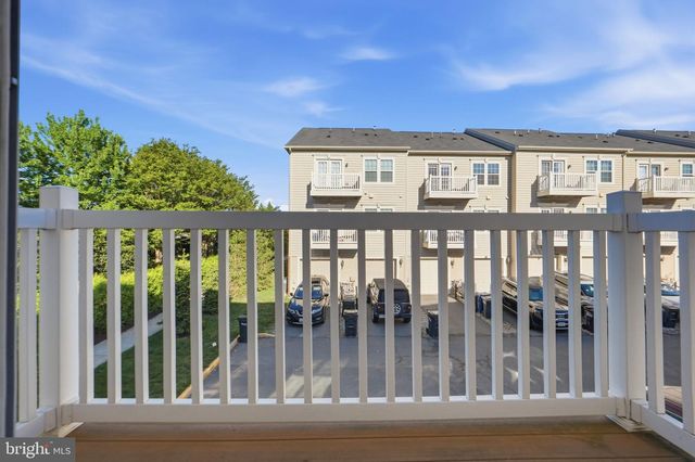 24686 FOOTED RIDGE TER, Sterling, VA 20166