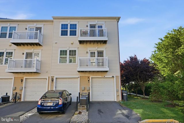 24686 FOOTED RIDGE TER, Sterling, VA 20166