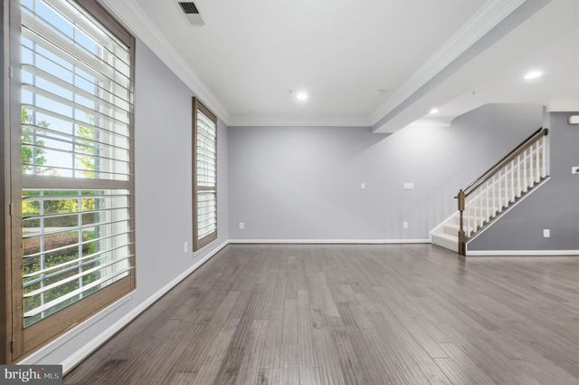 24686 FOOTED RIDGE TER, Sterling, VA 20166