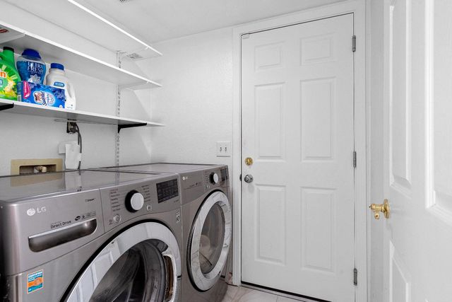 8339 Ruge Ct, Antelope, CA 95843