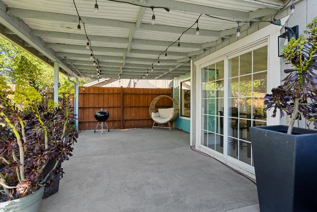 8339 Ruge Ct, Antelope, CA 95843