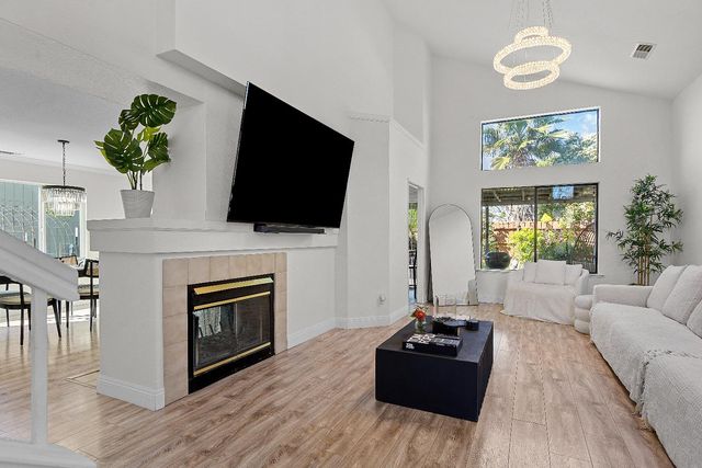 8339 Ruge Ct, Antelope, CA 95843