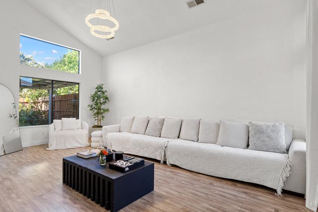 8339 Ruge Ct, Antelope, CA 95843