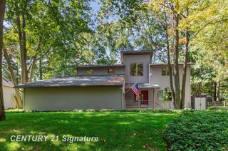 5705 Lantern Lane, Midland, MI 48642
