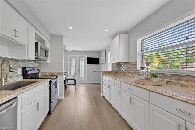 862 95th AVE N, Naples, FL 34108