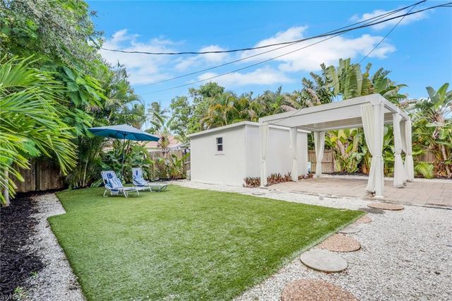 862 95th AVE N, Naples, FL 34108