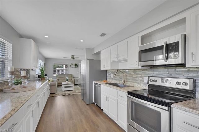 862 95th AVE N, Naples, FL 34108