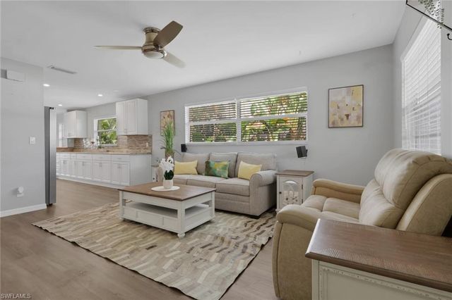 862 95th AVE N, Naples, FL 34108