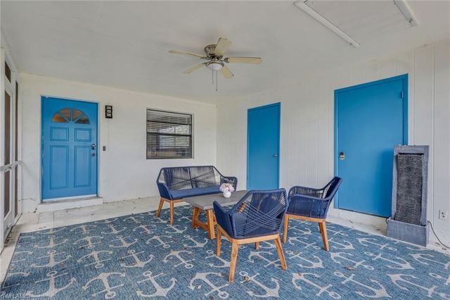 862 95th AVE N, Naples, FL 34108