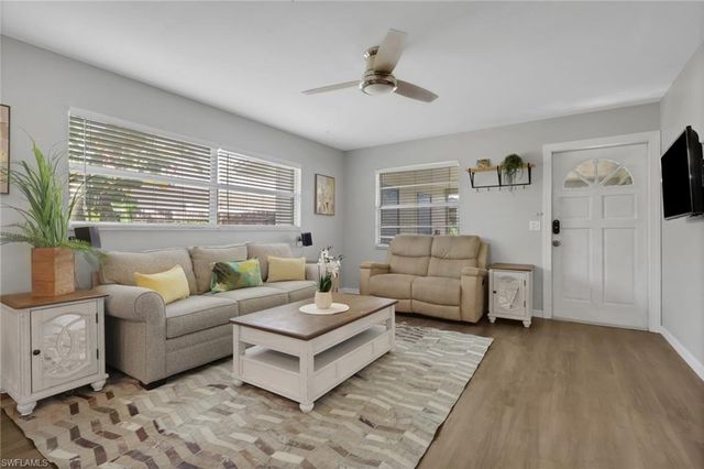 862 95th AVE N, Naples, FL 34108