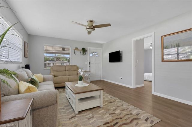 862 95th AVE N, Naples, FL 34108