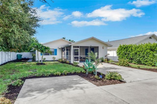 862 95th AVE N, Naples, FL 34108