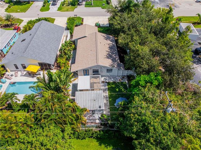 862 95th AVE N, Naples, FL 34108