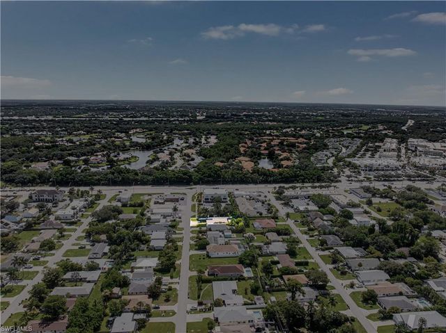 862 95th AVE N, Naples, FL 34108