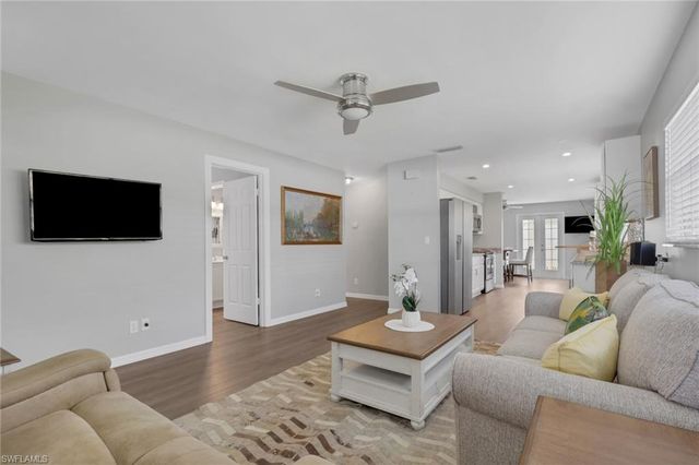 862 95th AVE N, Naples, FL 34108