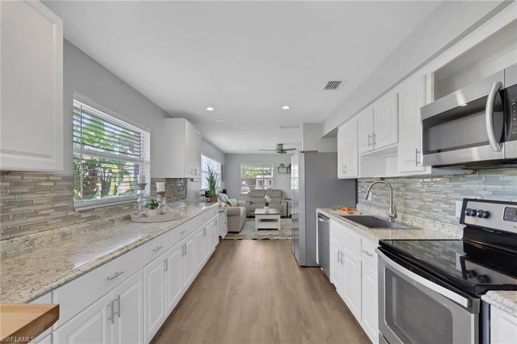 862 95th AVE N, Naples, FL 34108