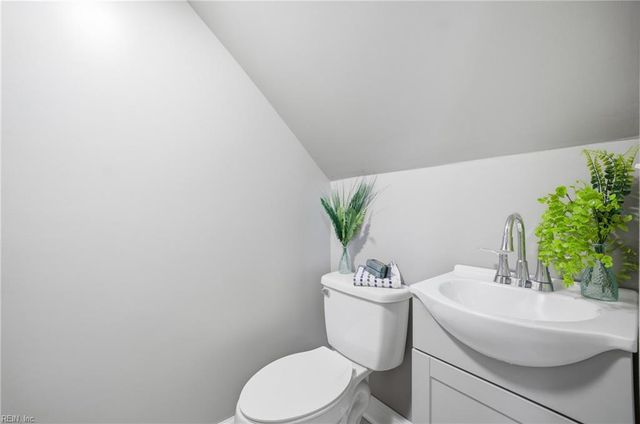 44 Henry ST, Hampton, VA 23669