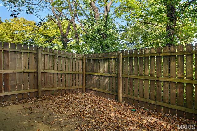 10401 Briarbend Drive 2, St Louis, MO 63146