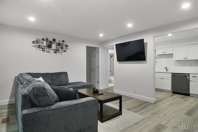 10401 Briarbend Drive 2, St Louis, MO 63146