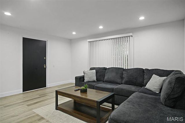 10401 Briarbend Drive 2, St Louis, MO 63146