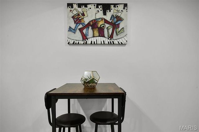 10401 Briarbend Drive 2, St Louis, MO 63146