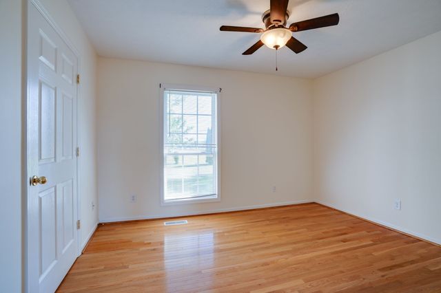134 N Harris Rd, Portland, TN 37148