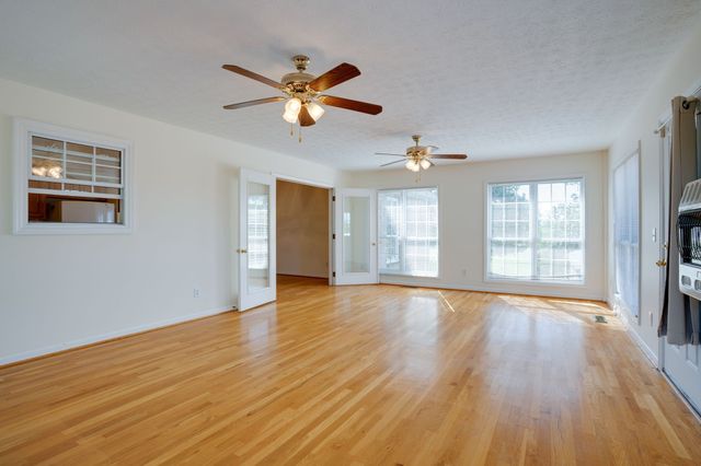 134 N Harris Rd, Portland, TN 37148