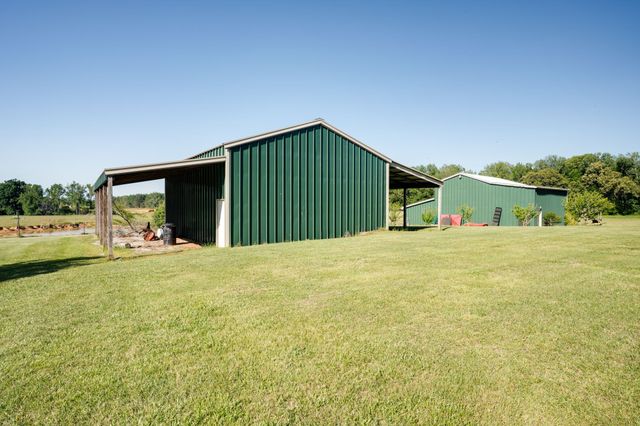134 N Harris Rd, Portland, TN 37148