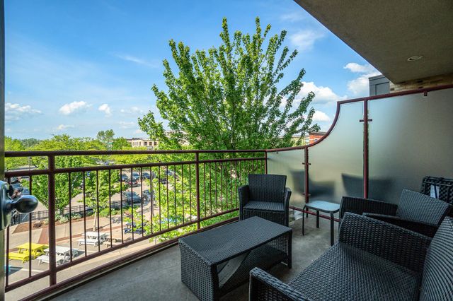 12 Washington Avenue 8, Grand Haven, MI 49417