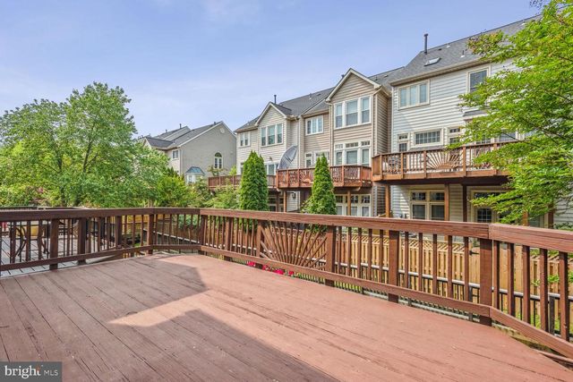 1782 DAWSON ST, Vienna, VA 22182