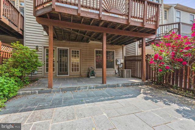 1782 DAWSON ST, Vienna, VA 22182