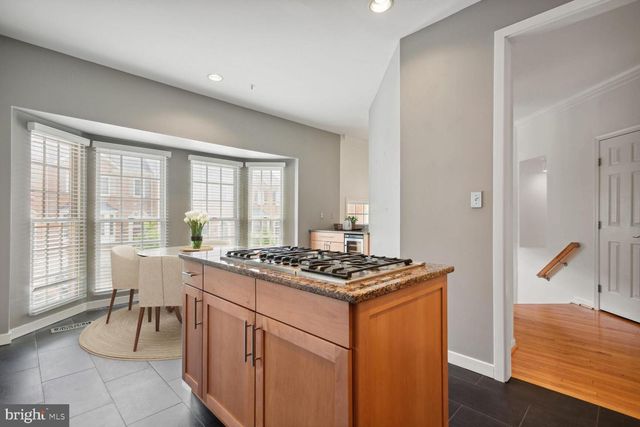 1782 DAWSON ST, Vienna, VA 22182