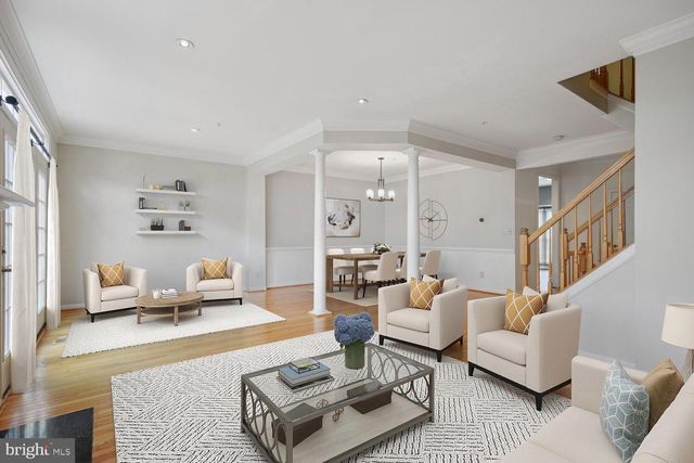1782 DAWSON ST, Vienna, VA 22182