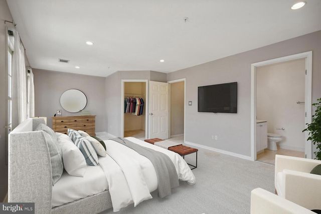 1782 DAWSON ST, Vienna, VA 22182