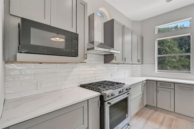 3427 Eckert Drive, Galveston, TX 77554
