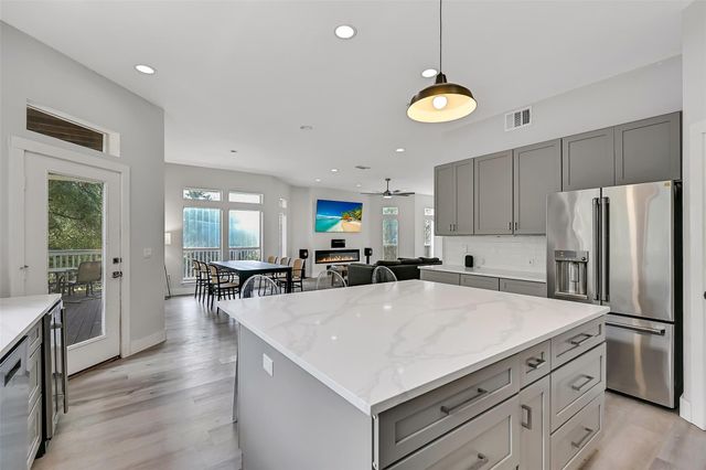 3427 Eckert Drive, Galveston, TX 77554