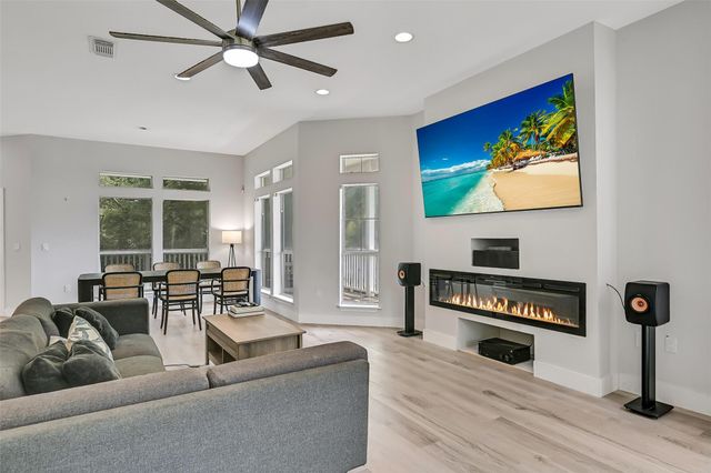 3427 Eckert Drive, Galveston, TX 77554