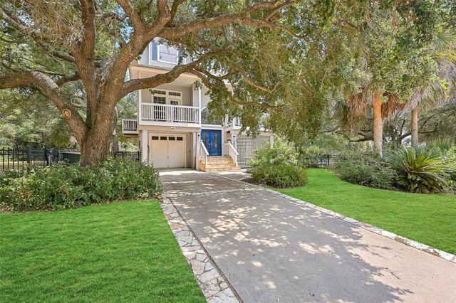 3427 Eckert Drive, Galveston, TX 77554