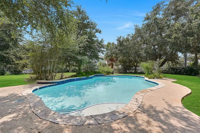 3427 Eckert Drive, Galveston, TX 77554