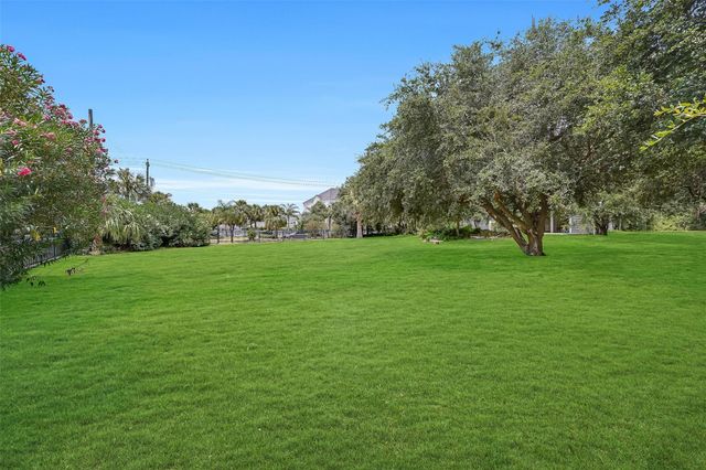 3427 Eckert Drive, Galveston, TX 77554