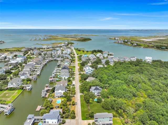 3427 Eckert Drive, Galveston, TX 77554
