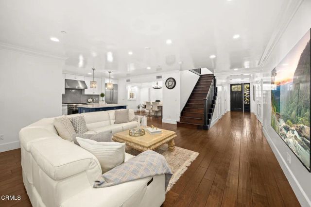 4361 Bel Air Drive, La Canada Flintridge, CA 91011