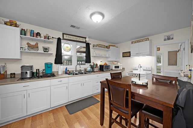 417 W Broadway Street, Harrodsburg, KY 40330