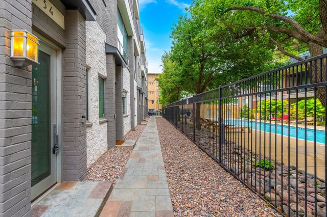 734 Cannen John Lane, Dallas, TX 75204
