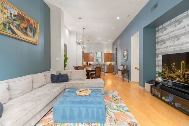 734 Cannen John Lane, Dallas, TX 75204