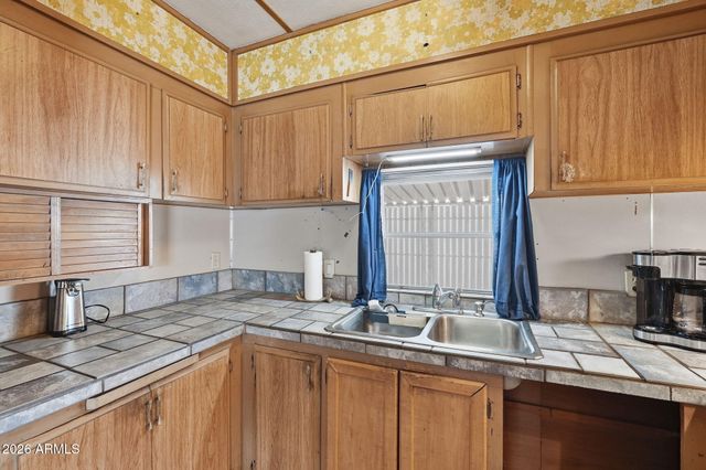 150 S WINDSOR -- R128, Mesa, AZ 85204