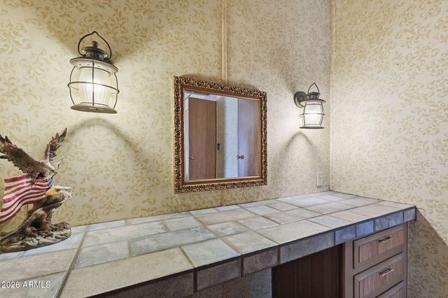 150 S WINDSOR -- R128, Mesa, AZ 85204