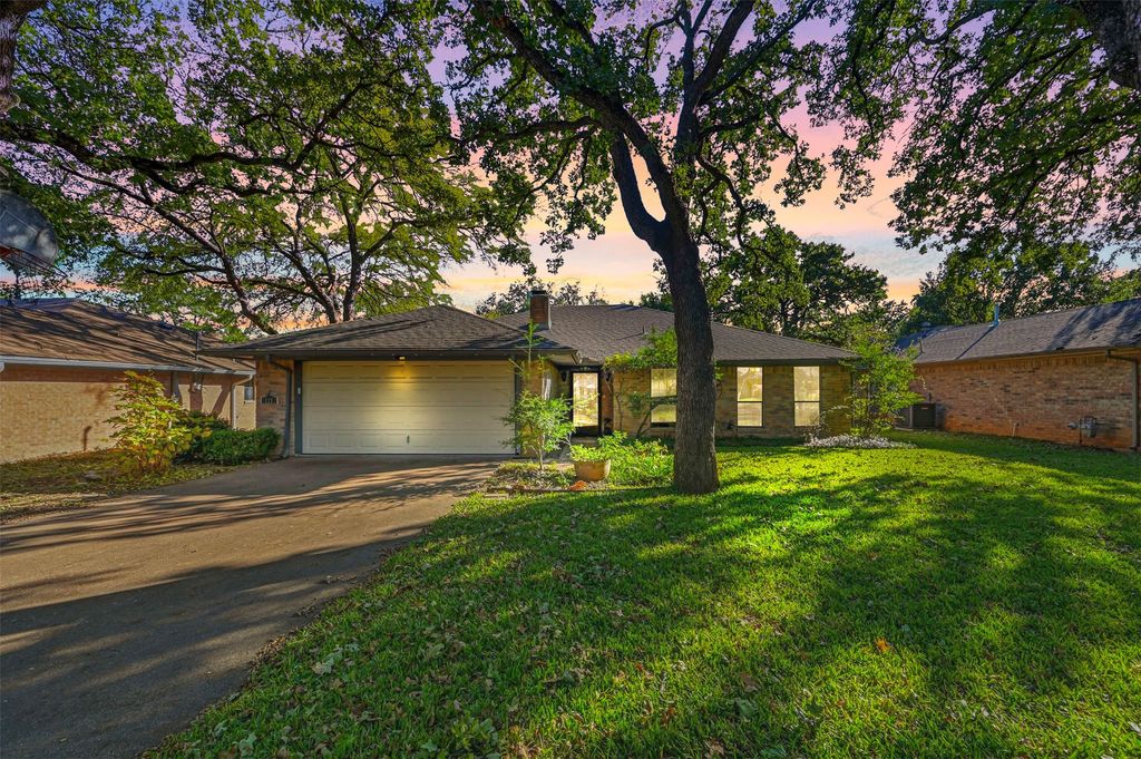 117 Oakhaven Drive, Grand Prairie, TX 75050